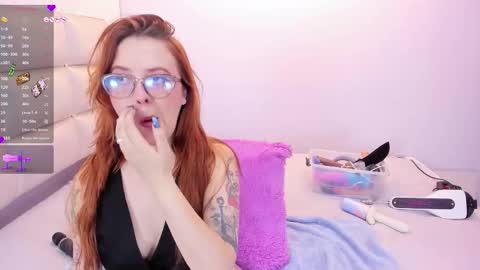 Snapshot of velvetxxvice chatting on 01/12/26, 11:32 Yvonne online show from 01/12/26, 11:32