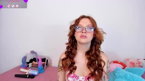 Snapshot of velvetxxvice chatting on 02/22/26, 09:02 Yvonne online show from 02/22/26, 09:02