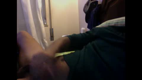 Snapshot of ven1977 chatting on 12/21/25, 05:31 ven1977 online show from 12/21/25, 05:31