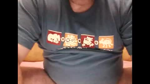 Snapshot of vendi1 chatting on 12/17/25, 04:02 vendi1 online show from 12/17/25, 04:02