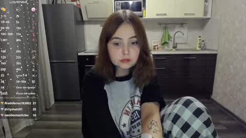 Snapshot of vendymories chatting on 02/03/25, 12:47 eva 3 online show from 02/03/25, 12:47