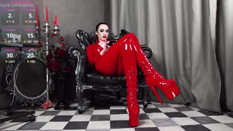 Snapshot of venenaschwarz chatting on 02/27/25, 05:58 MISTRESS online show from 02/27/25, 05:58