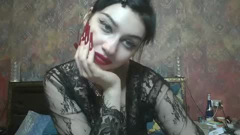 Snapshot of venera_goddess chatting on 11/28/25, 05:48 Naly online show from 11/28/25, 05:48