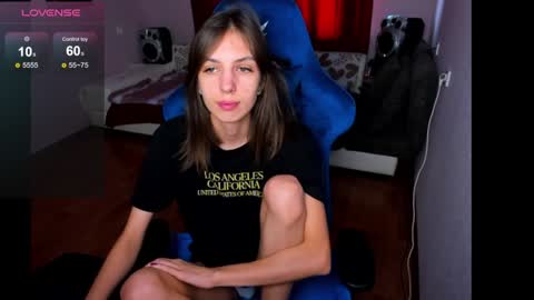 Snapshot of veneradi615 chatting on 01/15/25, 11:21 veneradi615 online show from 01/15/25, 11:21