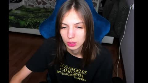 Snapshot of veneradi615 chatting on 01/26/25, 01:36 veneradi615 online show from 01/26/25, 01:36