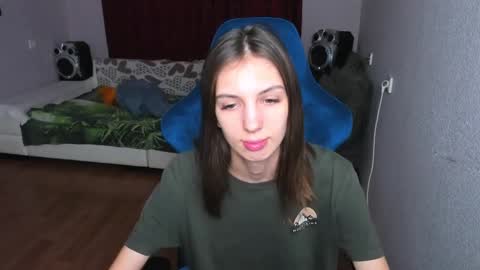 Snapshot of veneradi615 chatting on 01/31/25, 04:38 veneradi615 online show from 01/31/25, 04:38