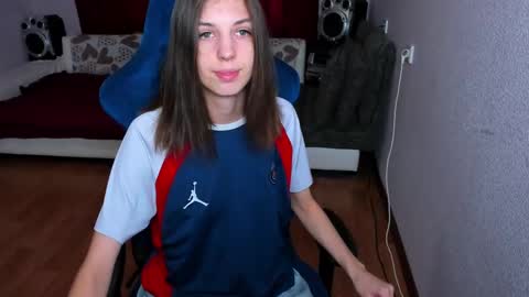 Snapshot of veneradi615 chatting on 03/05/25, 02:34 veneradi615 online show from 03/05/25, 02:34