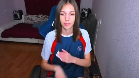 Snapshot of veneradi615 chatting on 03/05/25, 05:39 veneradi615 online show from 03/05/25, 05:39