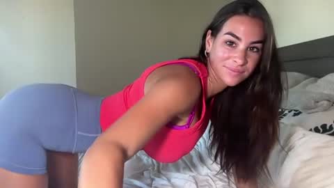 Snapshot of venessaempire chatting on 06/17/26, 01:12 Venessa online show from 06/17/26, 01:12