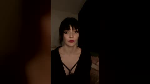 Snapshot of venom_goddess chatting on 05/15/26, 09:33 venom_goddess online show from 05/15/26, 09:33