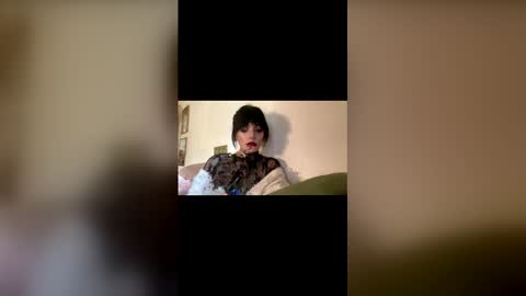 Snapshot of venom_goddess chatting on 06/06/26, 04:23 venom_goddess online show from 06/06/26, 04:23