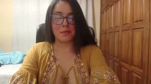 Snapshot of venus_cat_ chatting on 06/16/26, 09:39 Venus online show from 06/16/26, 09:39