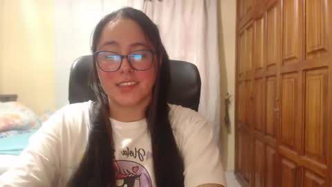 Snapshot of venus_cat_ chatting on 06/19/26, 08:23 Venus online show from 06/19/26, 08:23