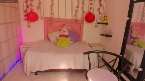 Snapshot of venus_latin_01 chatting on 10/10/25, 07:57 Mary online show from 10/10/25, 07:57