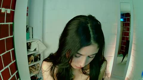 Snapshot of venus_megan chatting on 01/06/25, 11:42 emily independent account MY conextion 1100 GTM to 17hr GTM online show from 01/06/25, 11:42