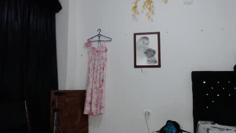 venus_menoza online show from 04/15/26, 01:51