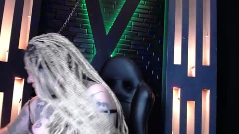 Snapshot of venus_rock chatting on 04/30/26, 12:11 Venus Ink online show from 04/30/26, 12:11