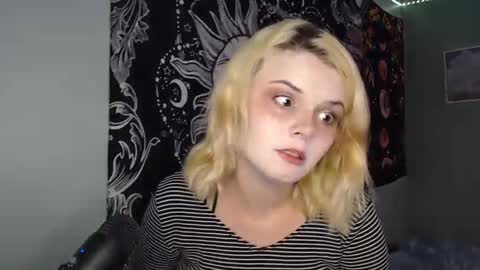 Miss Venus online show from 09/23/25, 03:31