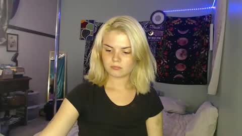 Miss Venus online show from 10/14/25, 01:17