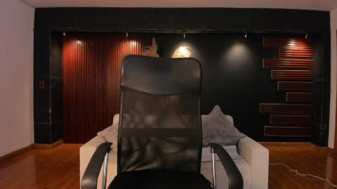 Venus Cooper Everyday From 1400 to 2200 Col Time online show from 04/07/26, 07:14