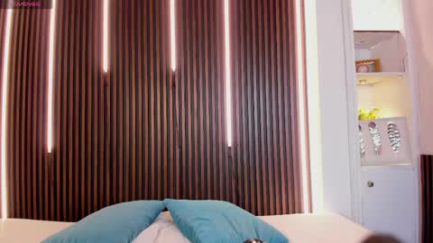 Venus Cooper Everyday From 1400 to 2200 Col Time online show from 04/14/26, 06:47