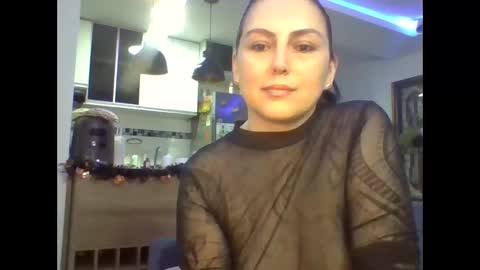 Snapshot of venusina07 chatting on 10/17/25, 05:10 VENUSINA07 online show from 10/17/25, 05:10