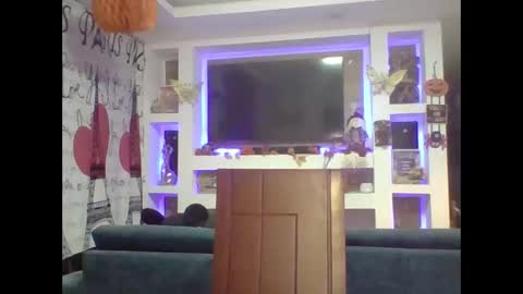 Snapshot of venusina07 chatting on 10/19/25, 06:47 VENUSINA07 online show from 10/19/25, 06:47