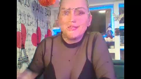 Snapshot of venusina07 chatting on 10/22/25, 06:57 VENUSINA07 online show from 10/22/25, 06:57