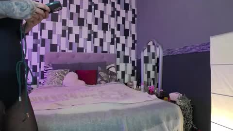 venusinylons online show from 12/15/25, 12:31