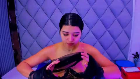 Snapshot of venusowen_ chatting on 11/01/25, 01:35 Venusowen online show from 11/01/25, 01:35
