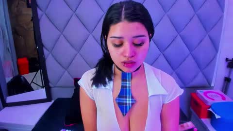 Snapshot of venusowen_ chatting on 12/22/25, 02:03 Venusowen online show from 12/22/25, 02:03
