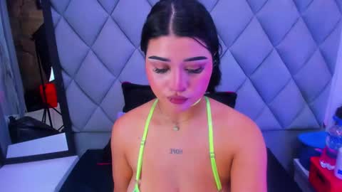 Snapshot of venusowen_ chatting on 01/16/26, 02:32 Venusowen online show from 01/16/26, 02:32