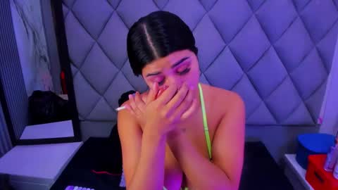 Snapshot of venusowen_ chatting on 02/10/26, 01:37 Venusowen online show from 02/10/26, 01:37