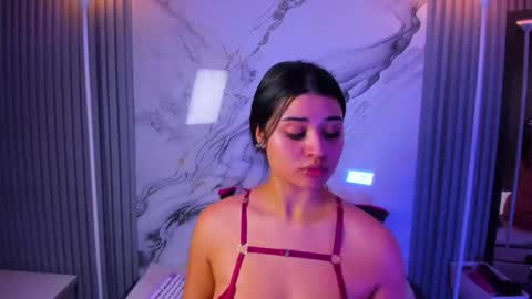 Snapshot of venusowen_ chatting on 02/18/26, 01:29 Venusowen online show from 02/18/26, 01:29