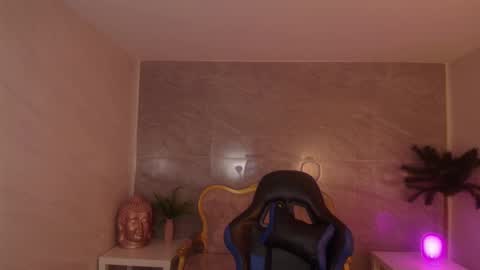 Snapshot of venuss09_s chatting on 09/13/25, 03:23 venuss online show from 09/13/25, 03:23