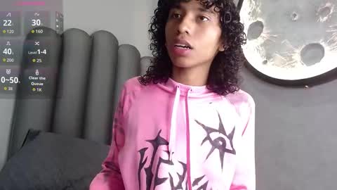 Snapshot of venuss_03 chatting on 10/18/25, 03:42 venuss_03 online show from 10/18/25, 03:42