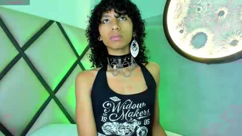 Snapshot of venuss_03 chatting on 11/14/25, 03:27 venuss_03 online show from 11/14/25, 03:27