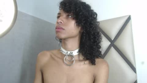 venuss_03 online show from 05/02/26, 03:33