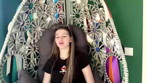 Mila online show from 06/11/26, 06:44