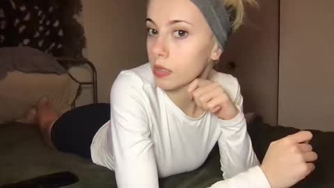 venustheflytrap online show from 03/24/26, 04:39