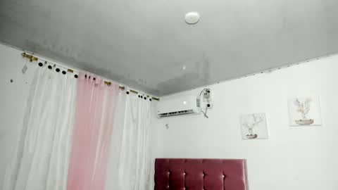 Snapshot of venuswilliamx chatting on 11/14/25, 02:43 venus online show from 11/14/25, 02:43