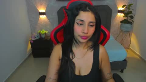 Snapshot of venuz_lee chatting on 01/09/25, 12:52 Nice to greet you my name is Vanessa online show from 01/09/25, 12:52