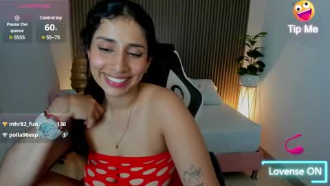 Snapshot of venuz_lee chatting on 01/25/25, 04:35 Nice to greet you my name is Vanessa online show from 01/25/25, 04:35