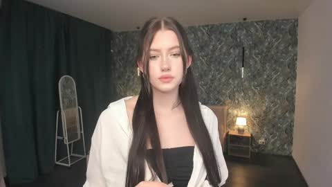 Veola online show from 04/20/26, 07:37