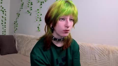Snapshot of veolatownson chatting on 09/22/25, 08:00 Erica online show from 09/22/25, 08:00