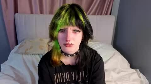 Snapshot of veolatownson chatting on 10/17/25, 08:11 Erica online show from 10/17/25, 08:11