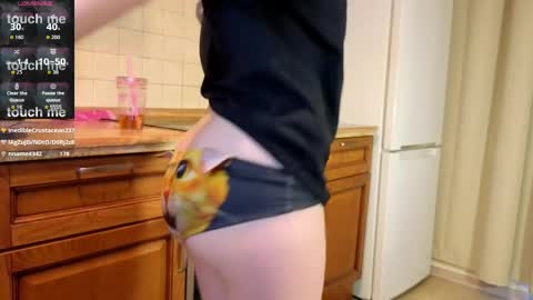 Erica online show from 04/06/26, 04:46