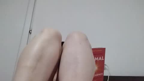 Snapshot of vera_elle chatting on 11/27/25, 04:42 Vera online show from 11/27/25, 04:42