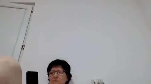 Snapshot of vera_elle chatting on 12/16/25, 06:57 Vera online show from 12/16/25, 06:57