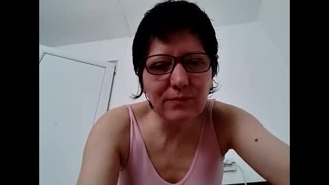 Vera online show from 05/04/26, 06:42